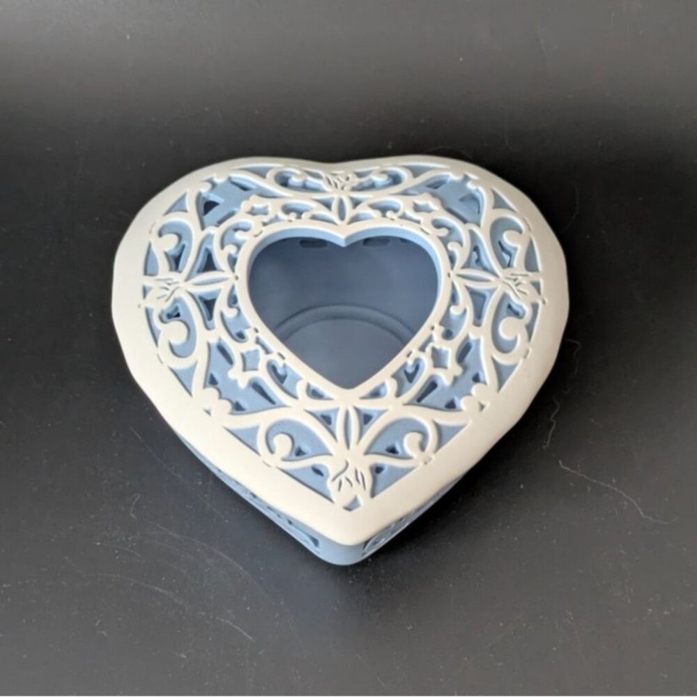 Partylite Pierced Heart Cameo Blue Tealight Candle Holder With Lid